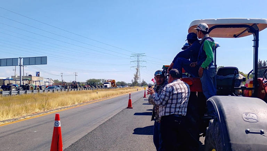 ¿Por qué los agricultores protestan y cierran carreteras en México?